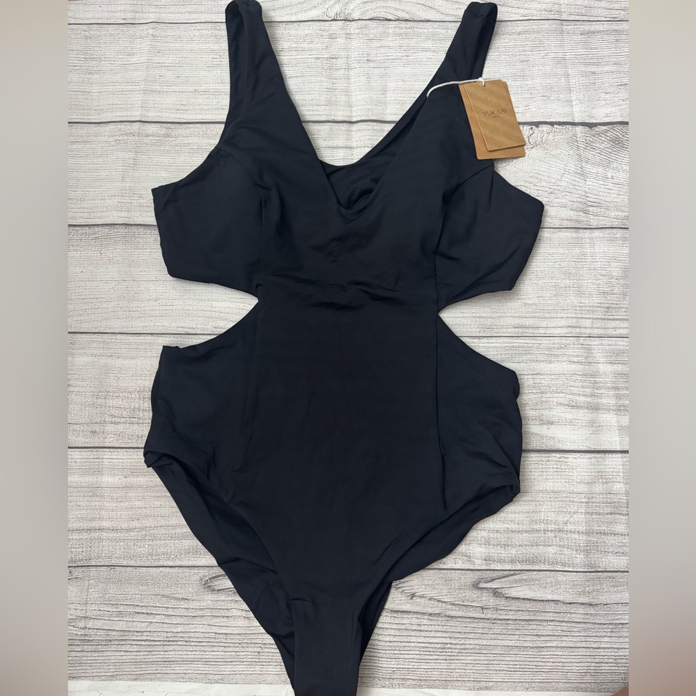 YUKARI SWIM Monokini Cut Out 1 PC black 
Swimsuit Womens XL